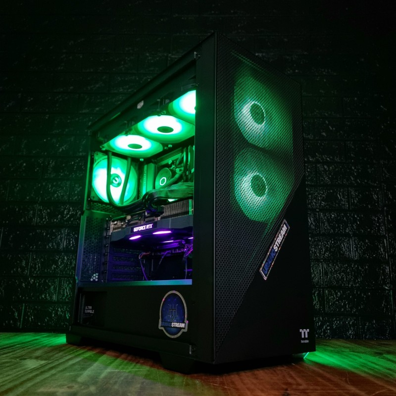 PC Armada Ryzen 7 7800X3D | B850M | 32GB RAM | RX 9070 | 1TB SSD | 850W | Divider 370